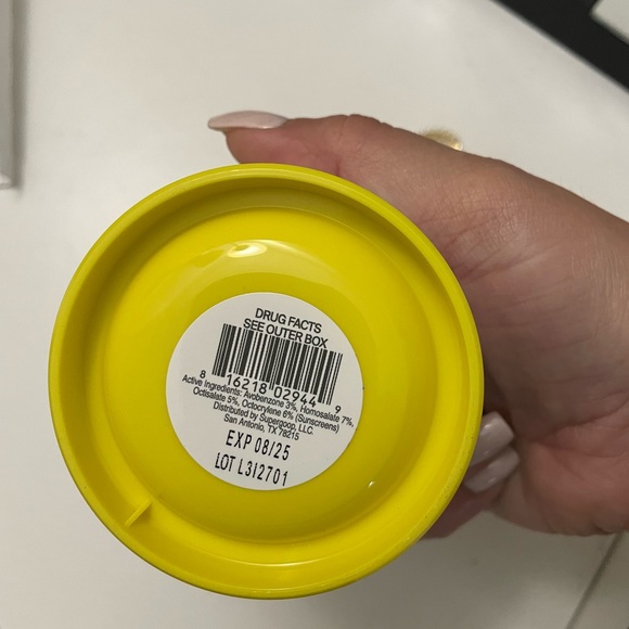 Moisturizer - Picture 3 of 5